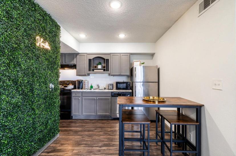 The Cozy Clouds Resort At Nrg Houston Exterior foto